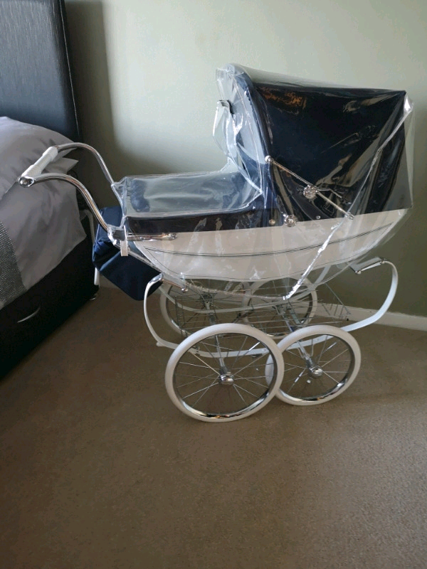 dolls coach built pram